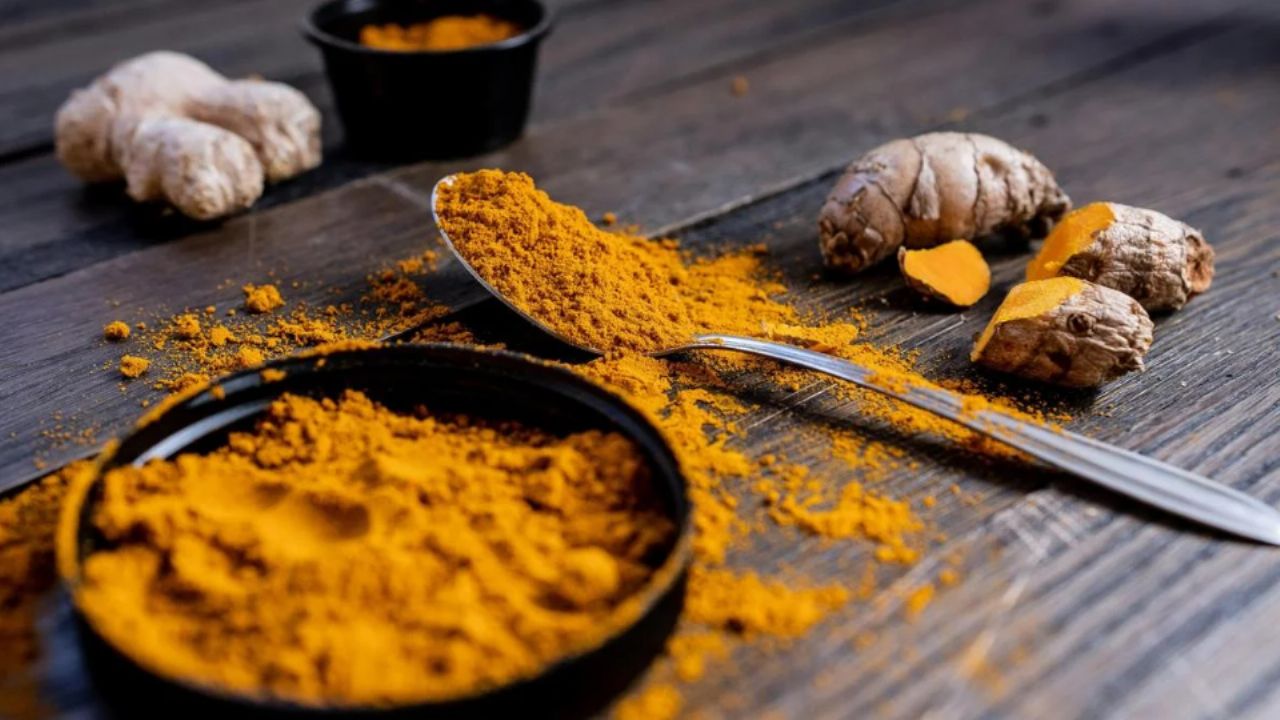 Lo que la cúrcuma puede hacer por tu cuerpo te sorprenderá: Para qué sirve y usos naturales