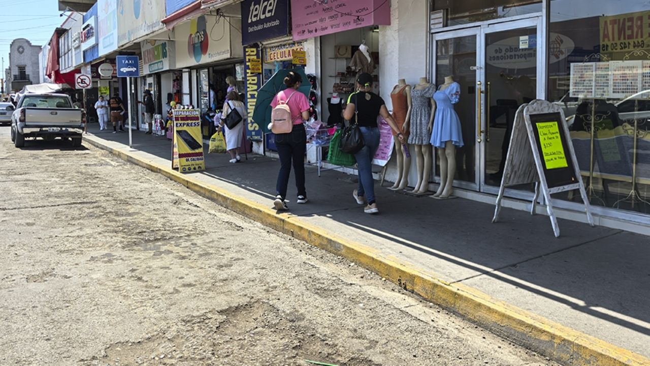 Se quejan comerciantes por nuevas y largas franjas para taxis en Ciudad Obregón