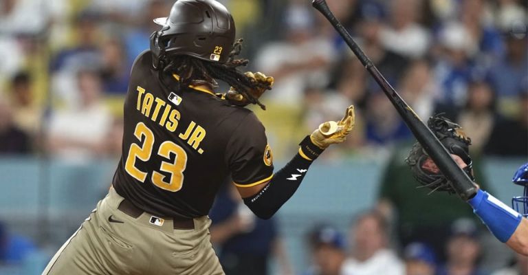 Tatis sufrió un duro golpe en su brazo