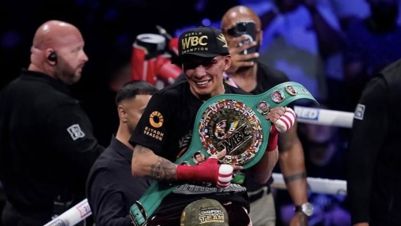México tiene otro campeón mundial: El ‘Chihuas’ aplasta a Yafai en Inglaterra y conquista fajín