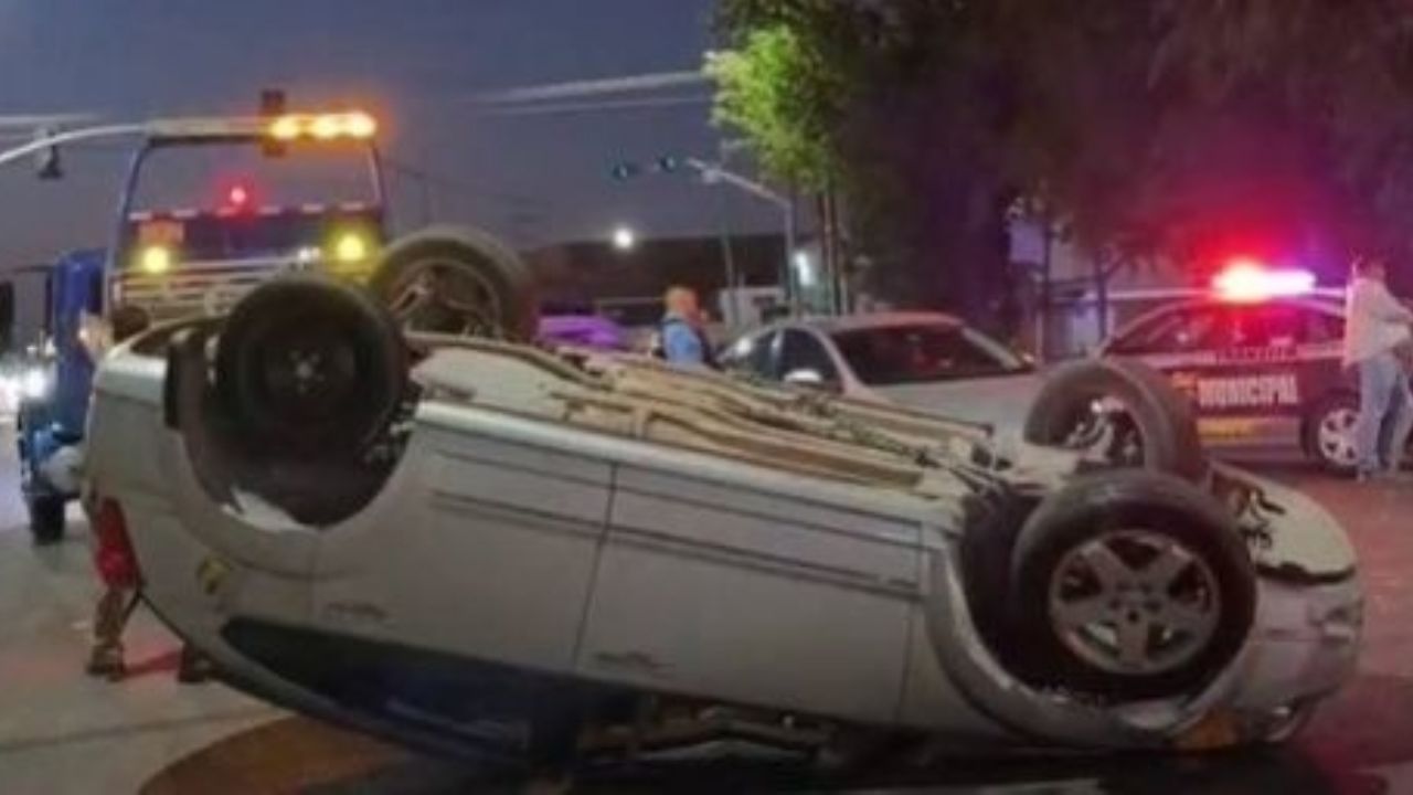 Código Rojo en Ciudad Obregón: Impactante accidente termina con vehículo volcado