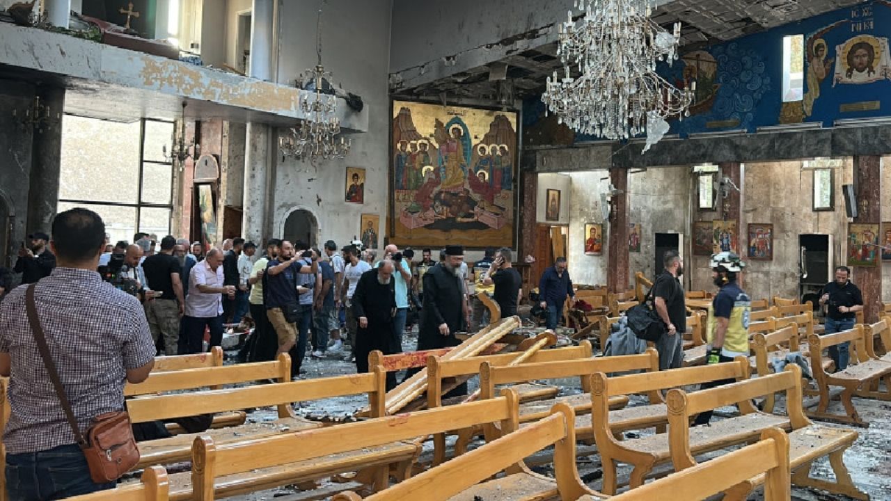 Ataque suicida en iglesia cristiana de Damasco deja 22 muertos y 63 heridos en Siria