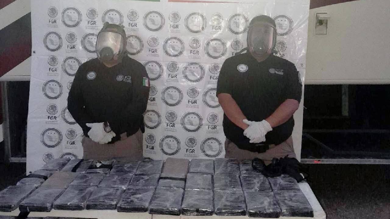 FGR detiene a dos choferes con 31 kilos de fentanilo en autobús en Navojoa