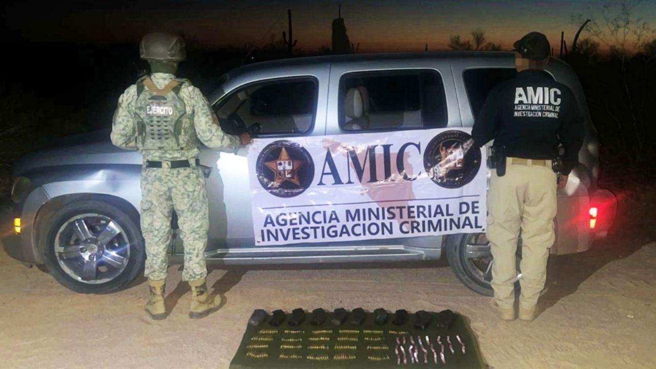 Encuentran vehículo del crimen organizado al norte de Sonora; contenía munición y droga