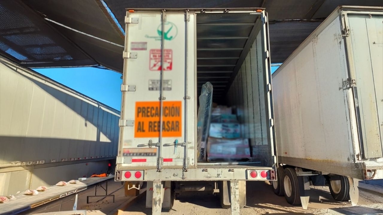 Detienen a chofer de tráiler por transportar a migrantes africanos en carretera de Sonora