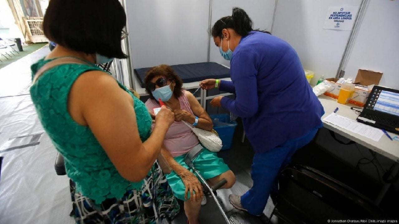 Variante Nimbus de Covid-19 causa alerta mundial; OMS ya monitorea presencia en varios países