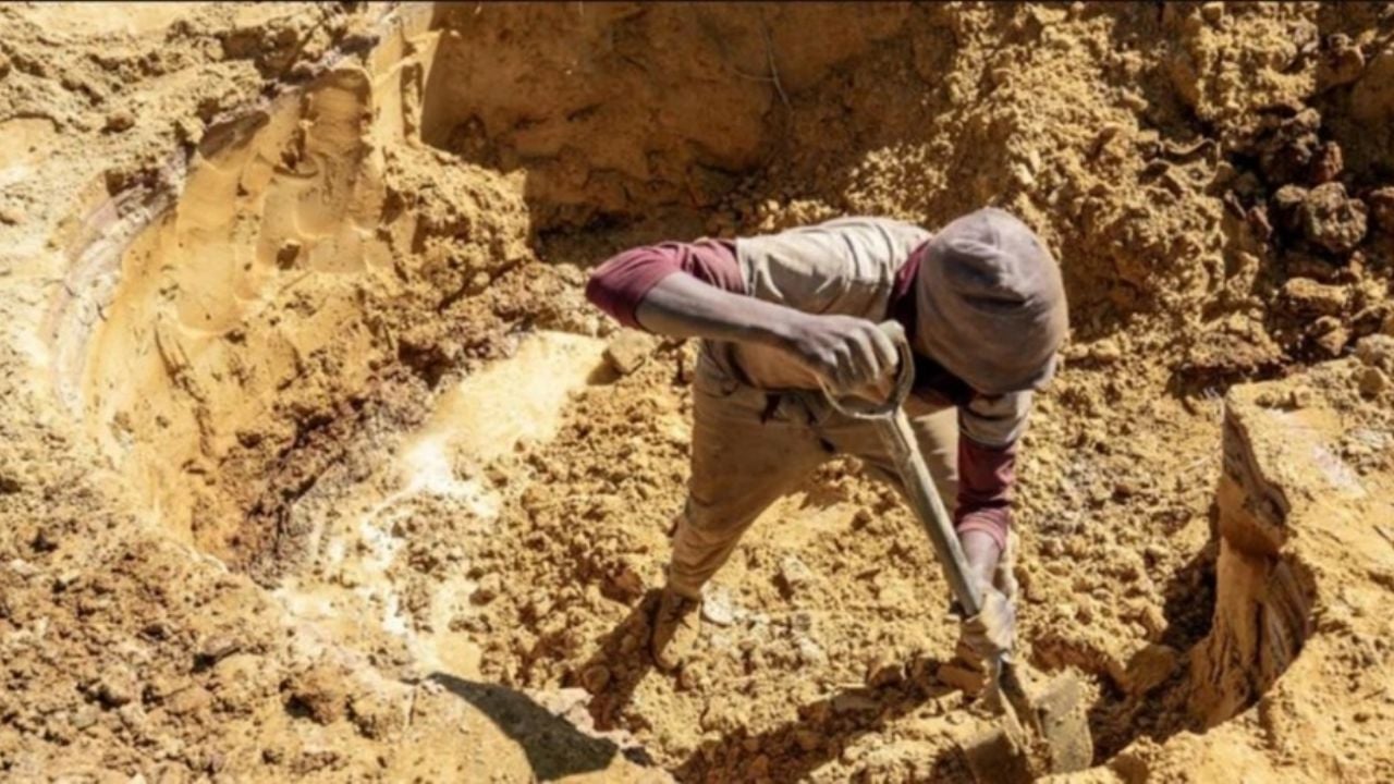 Pierden la vida 50 mineros por asfixia al norte de Sudán al derrumbarse una mina de oro