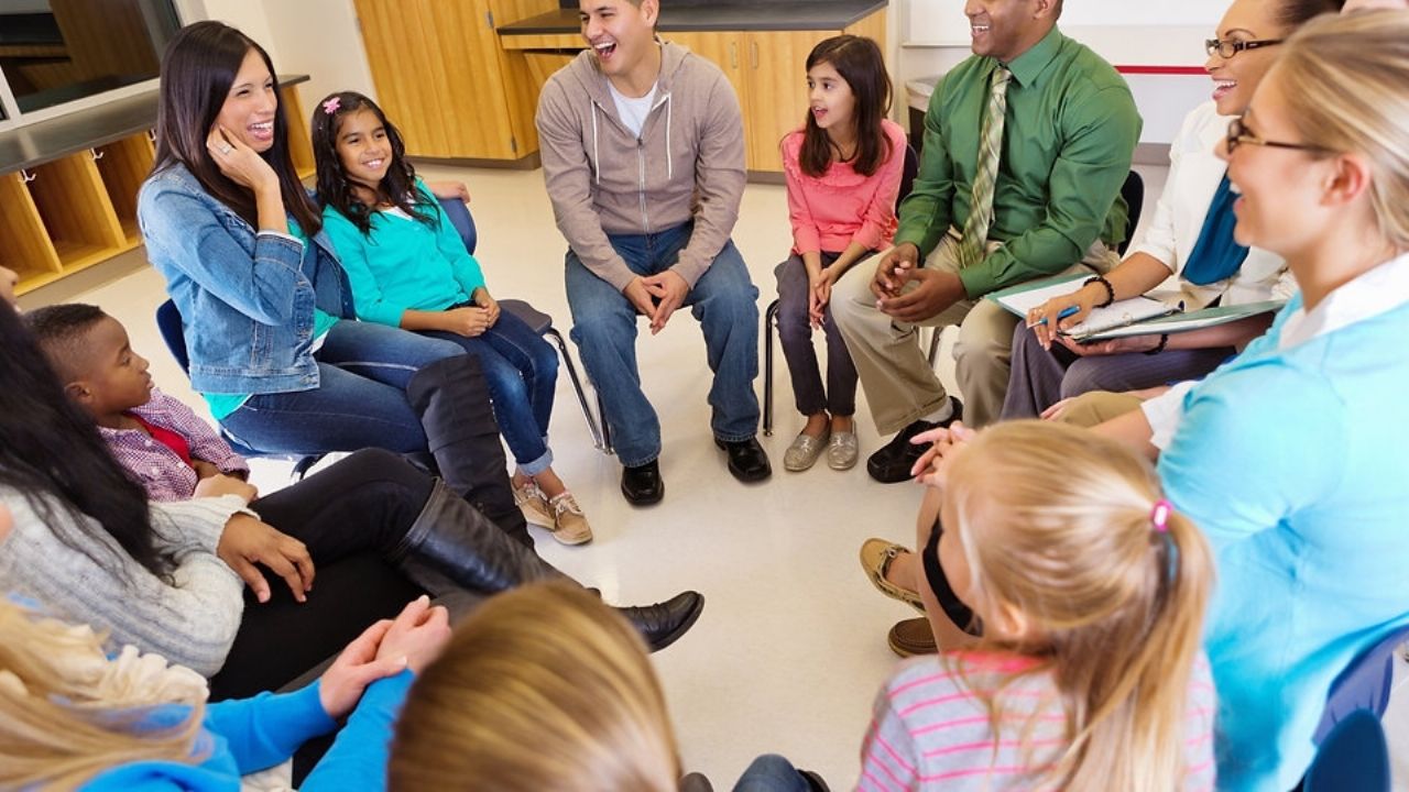 Pastor llama a fortalecer el hogar como un refugio contra las adicciones