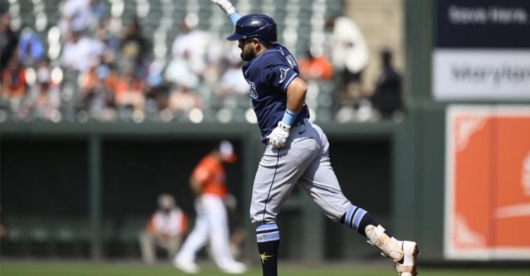 El mexicano recorre las bases tras su cañonazo