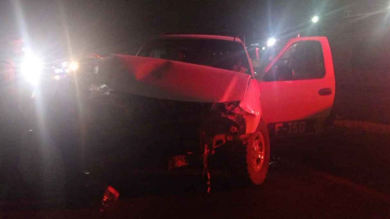 Fuerte accidente en carretera de Nuevo León deja un muerto y nueve heridos