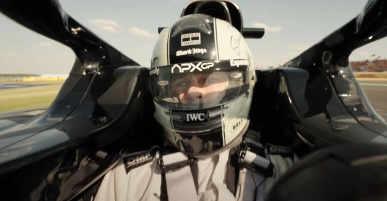 Brad Pitt interpreta a Sonny Hayes