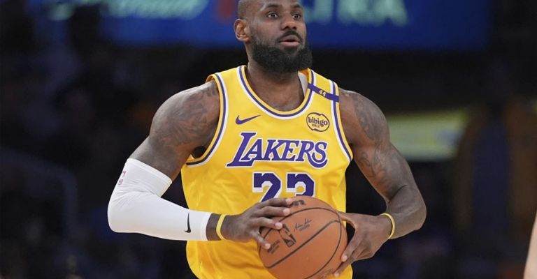 LeBron volverá para una campaña más 