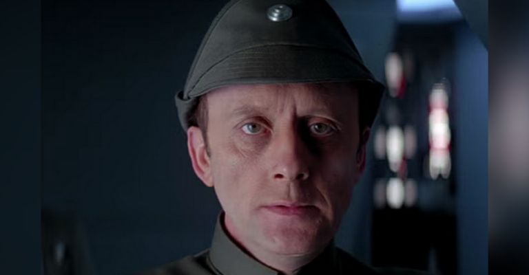 Kenneth viste de luto a Star Wars con su inesperada muerte