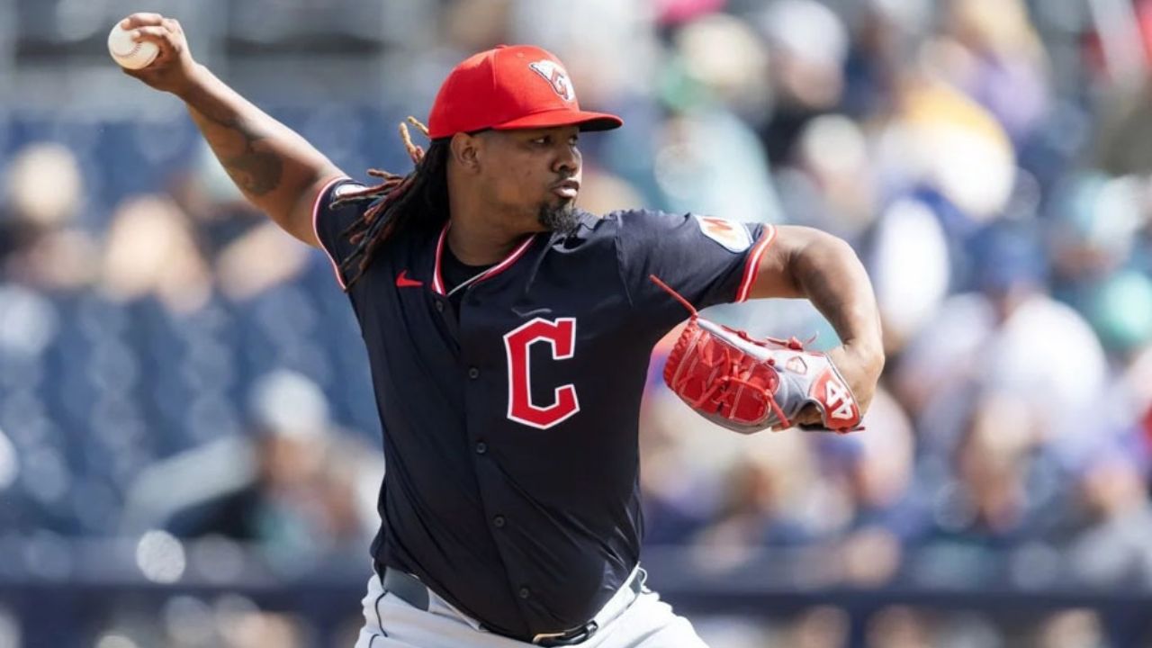 MLB: Lanzador de Guardians en licencia administrativa por investigación de apuestas