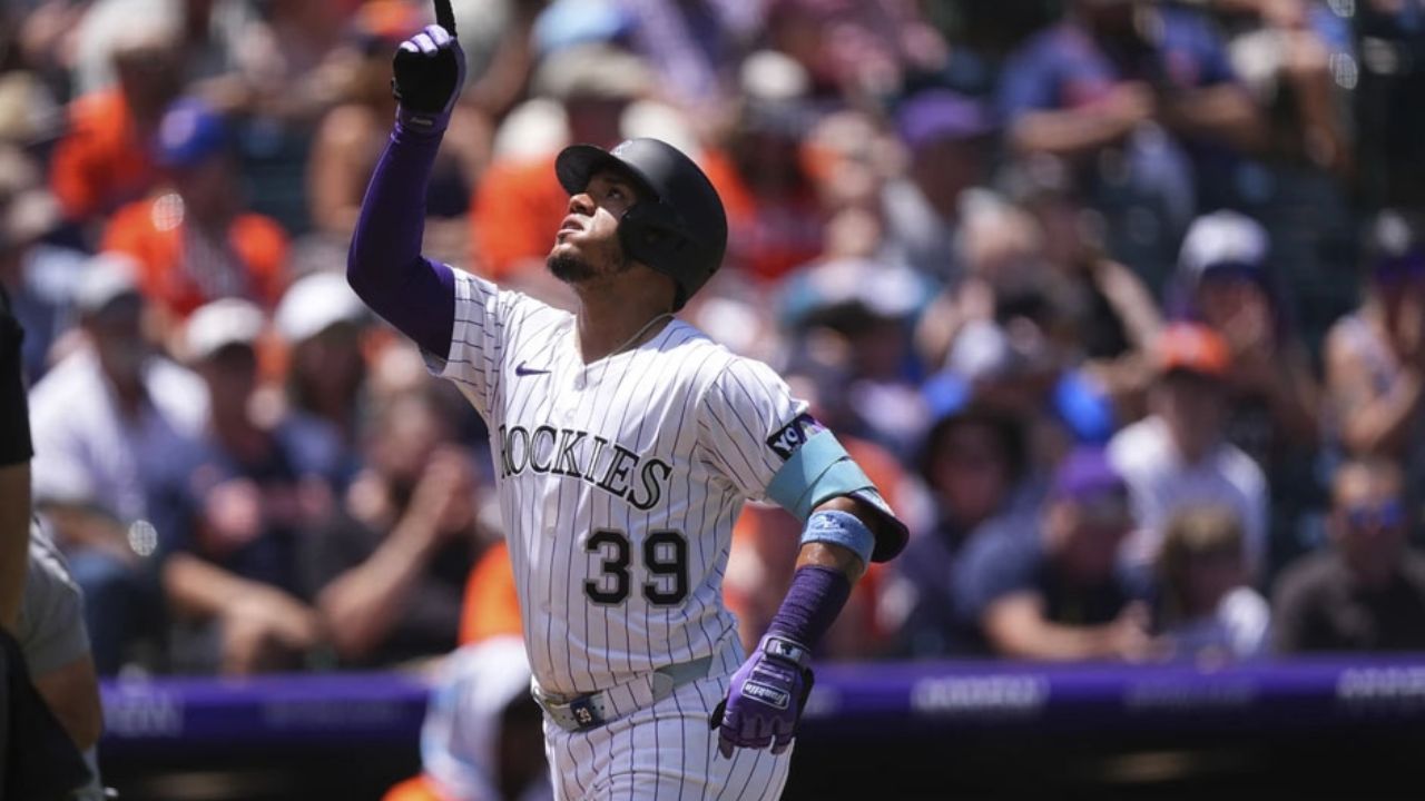 Estrada enciende la ofensiva y los Rockies evitan limpia ante los Astros