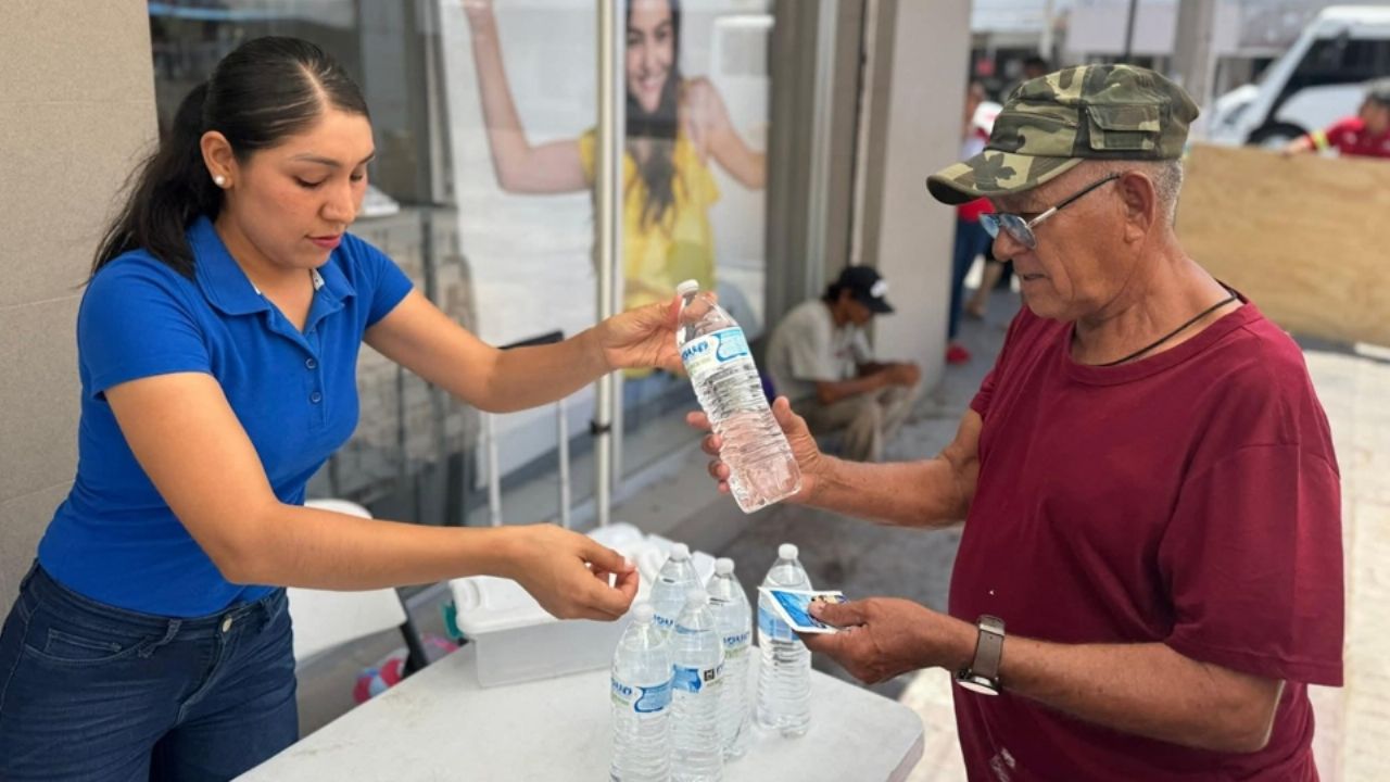 Salud Municipal de Guaymas instala primer módulo de hidratación en colonia Centro