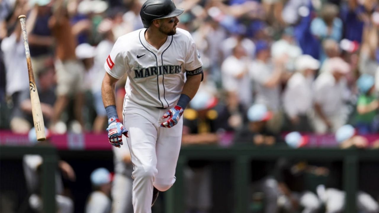 Raleigh navega junto a Griffey Jr. con par de cuadrangulares ante Pittsburgh