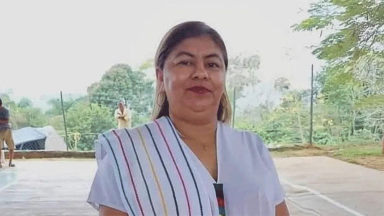 Alcaldesa de Santiago Sochiapan sufre atentado a balazos; funcionario resulta herido