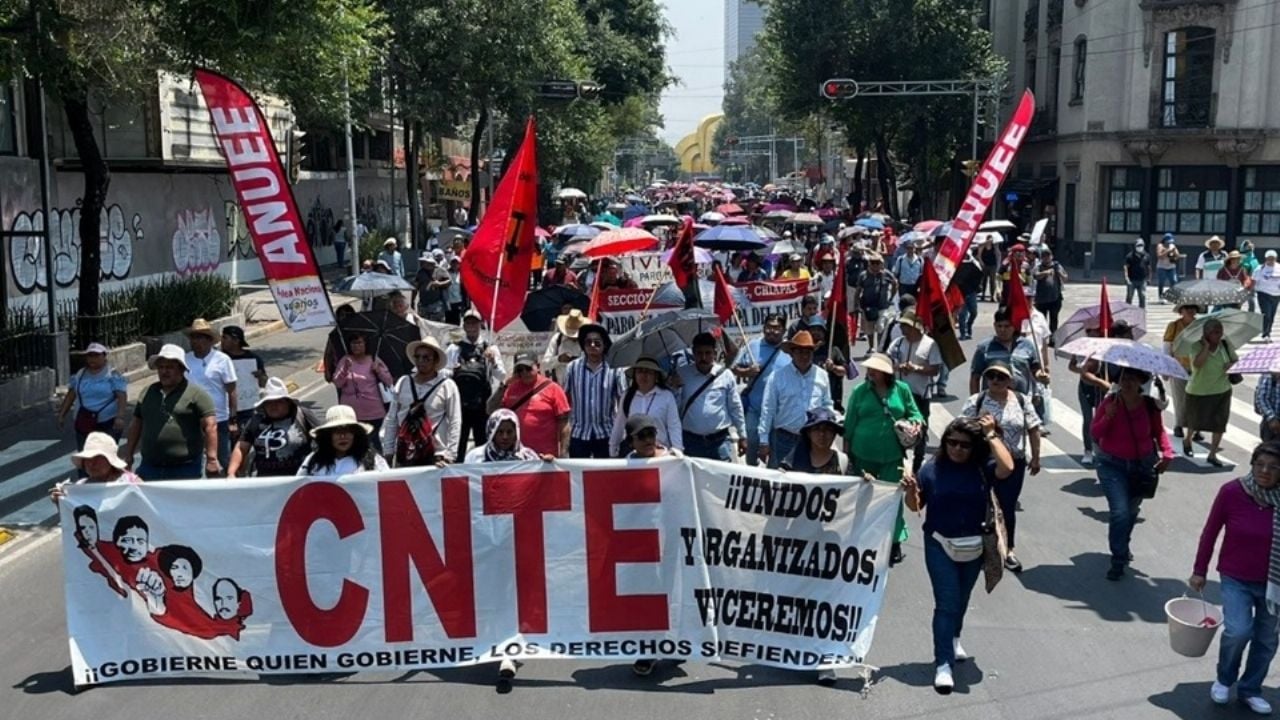 Empleados de la SEP piden castigo a docentes de la CNTE por destrozos y agresiones en oficinas