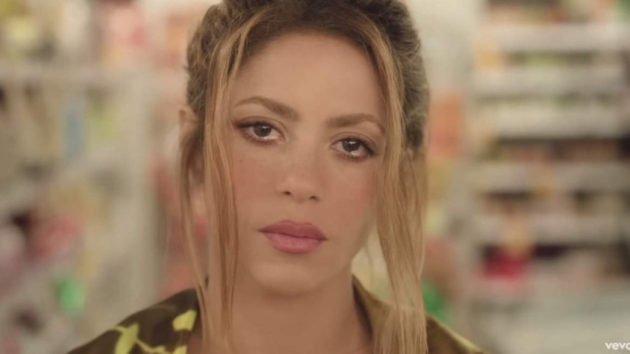 Shakira, devastada, se solidariza con afectados en Texas y les donará ganancias de su tour