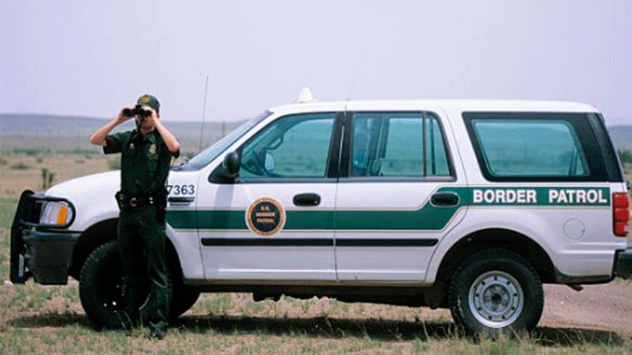 EU: Abaten a sujeto armado en la frontera con México; disparó contra agentes federales