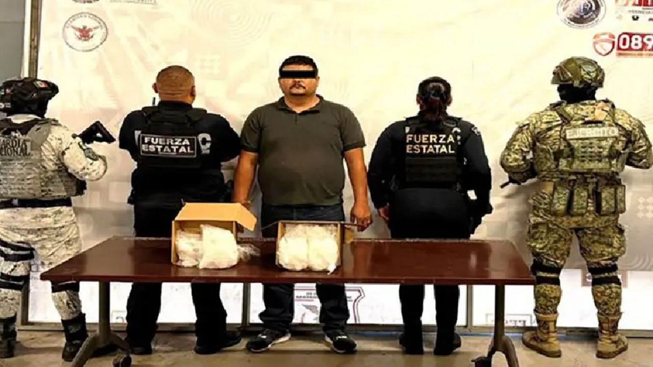 Sedena asegura más de mil kilos de metanfetamina a bordo de tractocamión en Tijuana