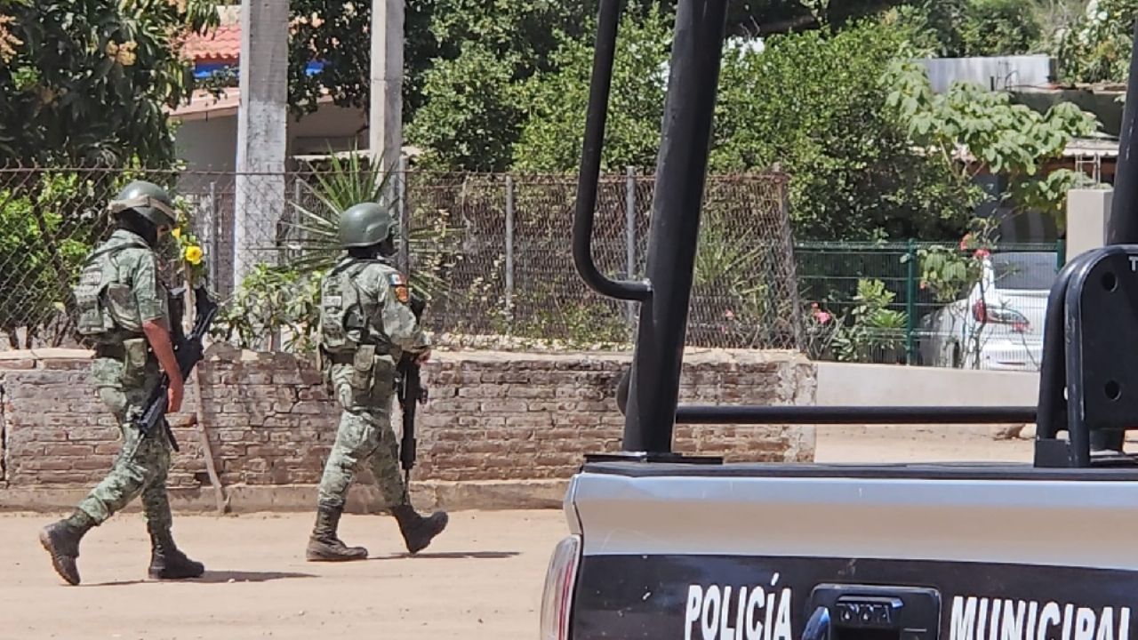 Grupo armado priva de la libertad a dos hombres y deja a uno herido en Culiacán