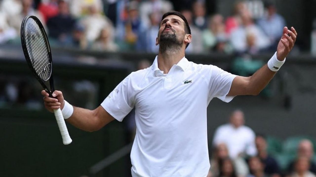 Djokovic supera un susto final y va a semifinales de Wimbledon ante Sinner