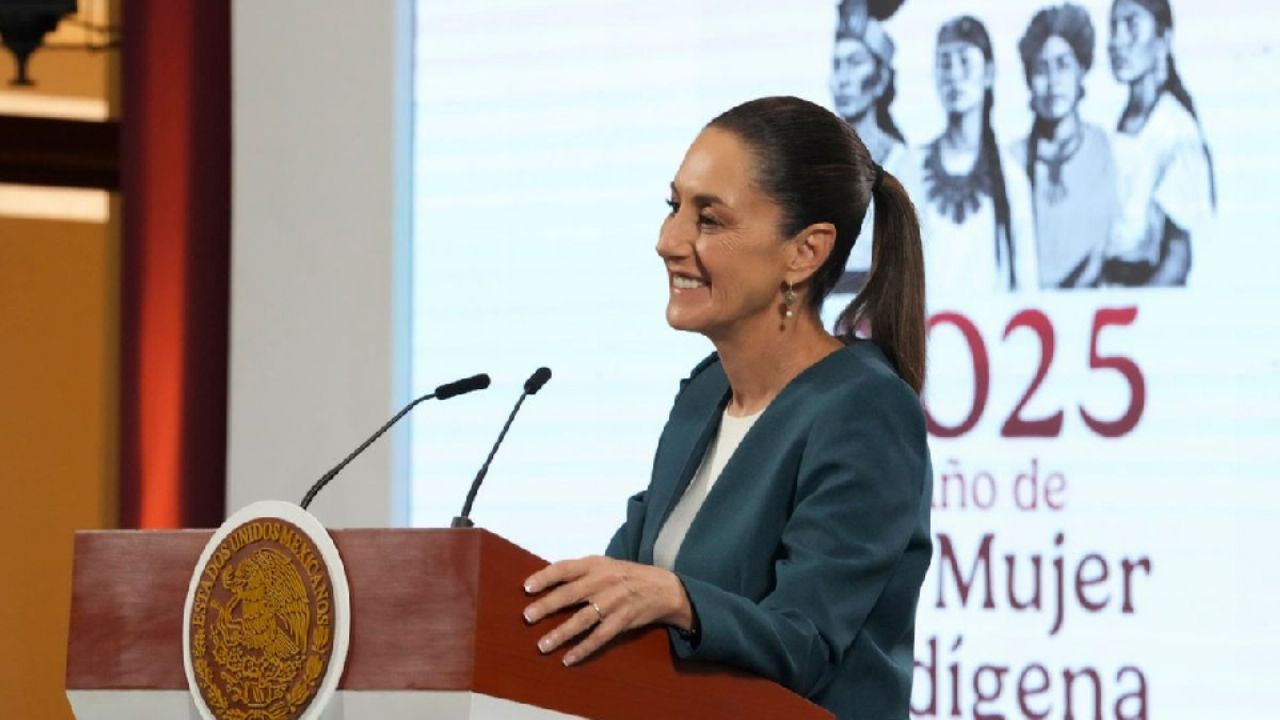 Claudia Sheinbaum evita declarar sobre OVNIs y deja el tema para científicos y la Sedena