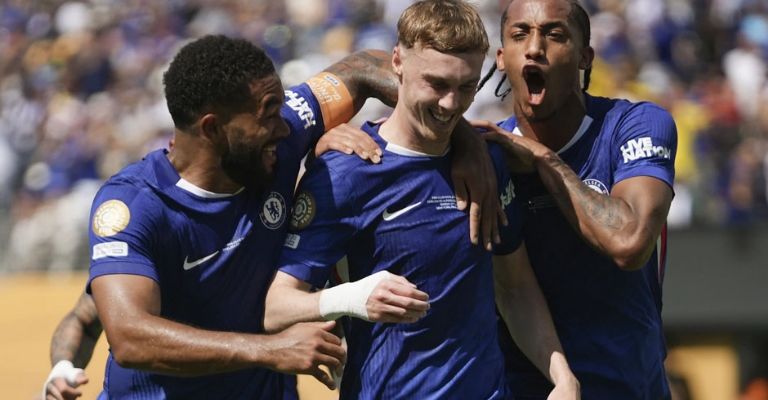 Palmer celebra una de sus dos anotaciones