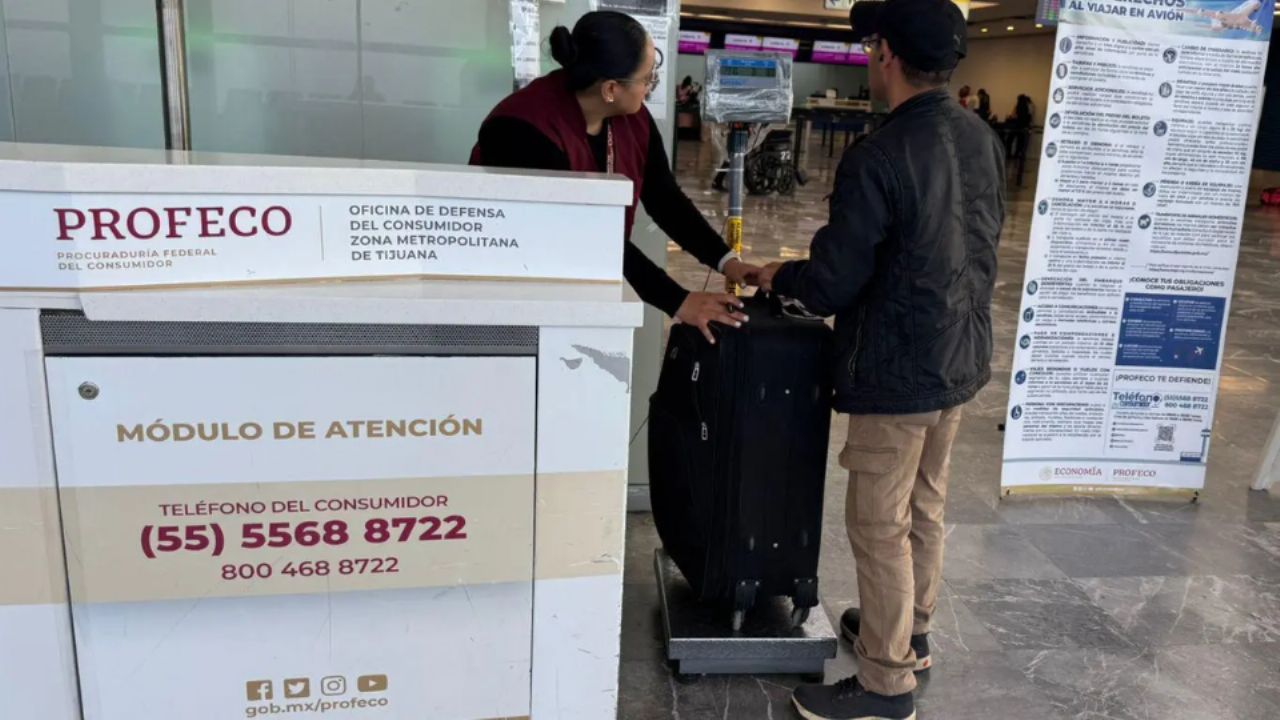 Comienzan operativos de Profeco en aeropuertos y autobuses: Vacaciones de verano bajo vigilancia
