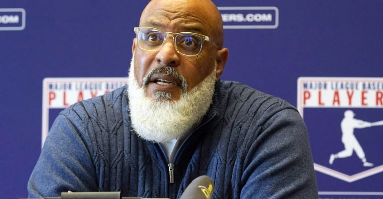 Clark espera se respeten los derechos de los jugadores