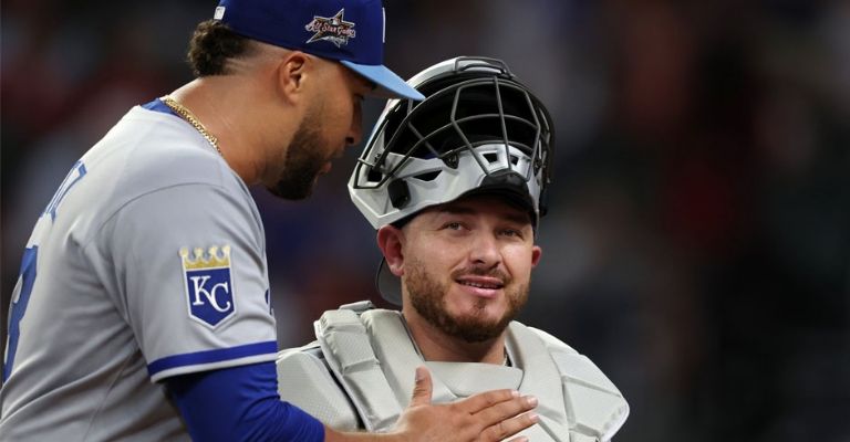 Kirk, siempre cumplidor delante y detrás del home