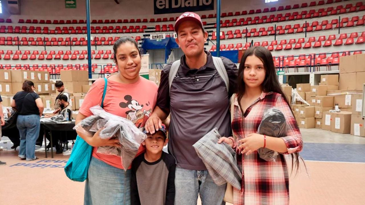 ¡Buena noticia! Termina la entrega de uniformes escolares gratuitos en todo Sonora