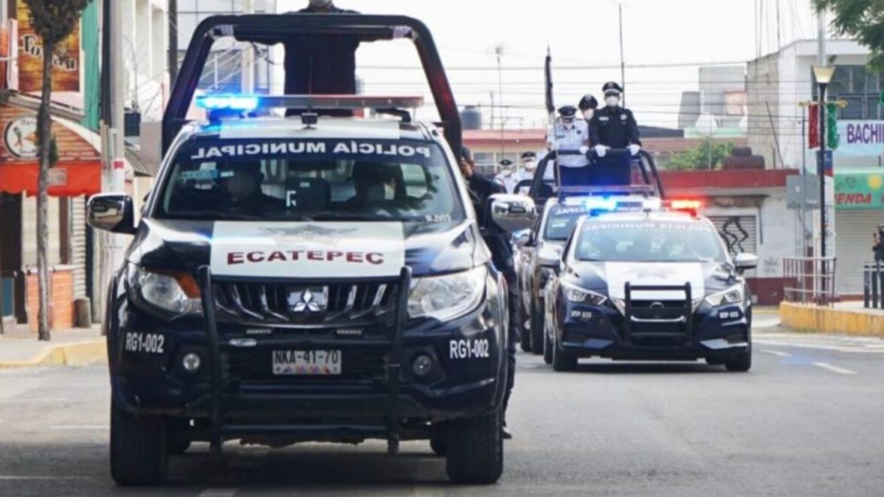 Presuntos ladrones son golpeados por gente de Ecatepec, Edomex; autoridades los salvan