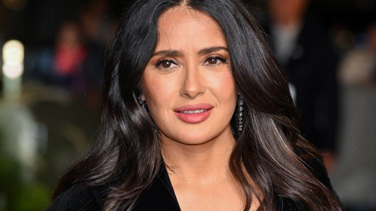 Tachan de maleducada a Salma Hayek por ignorar a la prensa mexicana en Veracruz