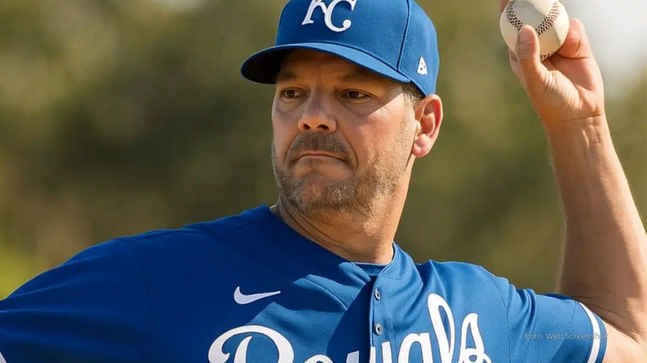 Rich Hill debuta con Royals a sus 45 años y se convierte en el jugador de mayor edad en MLB