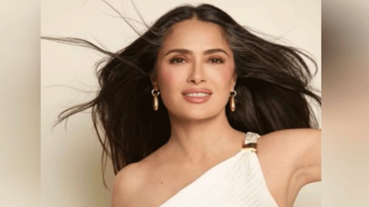 Viral: Bailando en bikini, Salma Hayek se vuelve tendencia con tema de Bad Bunny