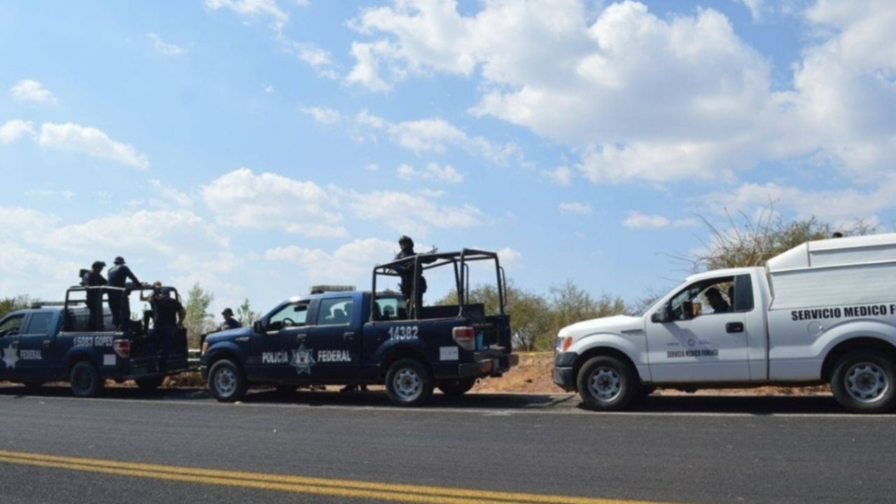 Hallan 4 cuerpos en autopista de Michoacán; autoridades atribuyen el crimen a ‘El Líder’