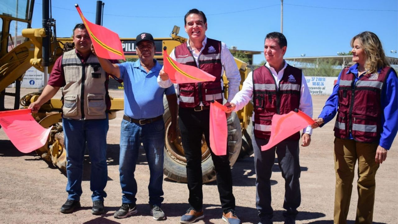 ‘El Cubano’ Mier da banderazo a millonaria obra en campos de softbol de Caborca