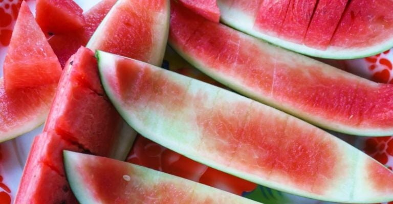 La cáscara de sandía aporta fibra