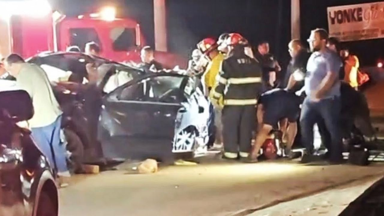 Rescatan a menor prensado tras accidente vial al norte de Sonora; hay cuatro heridos