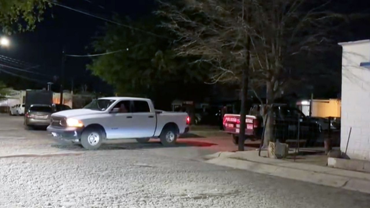 Abandonan cuerpo ‘encobijado’ en parque de Hermosillo; autoridades se movilizan al sitio