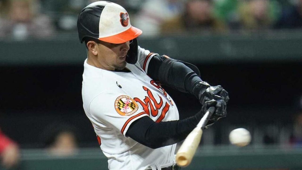 Poder mexicano: Ramón Urías conecta par de jonrones y los Orioles apalean a los Blue Jays