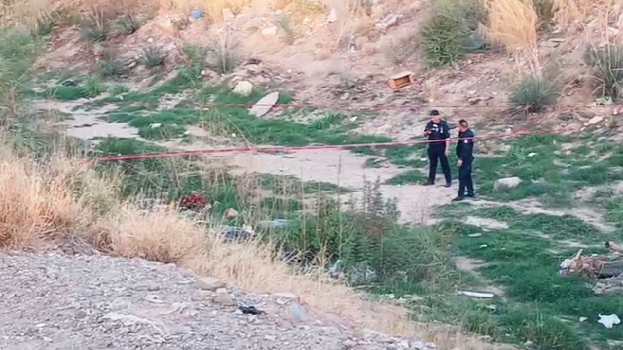 Cuerpo de hombre dentro de canal moviliza a las autoridades al noreste de Hermosillo