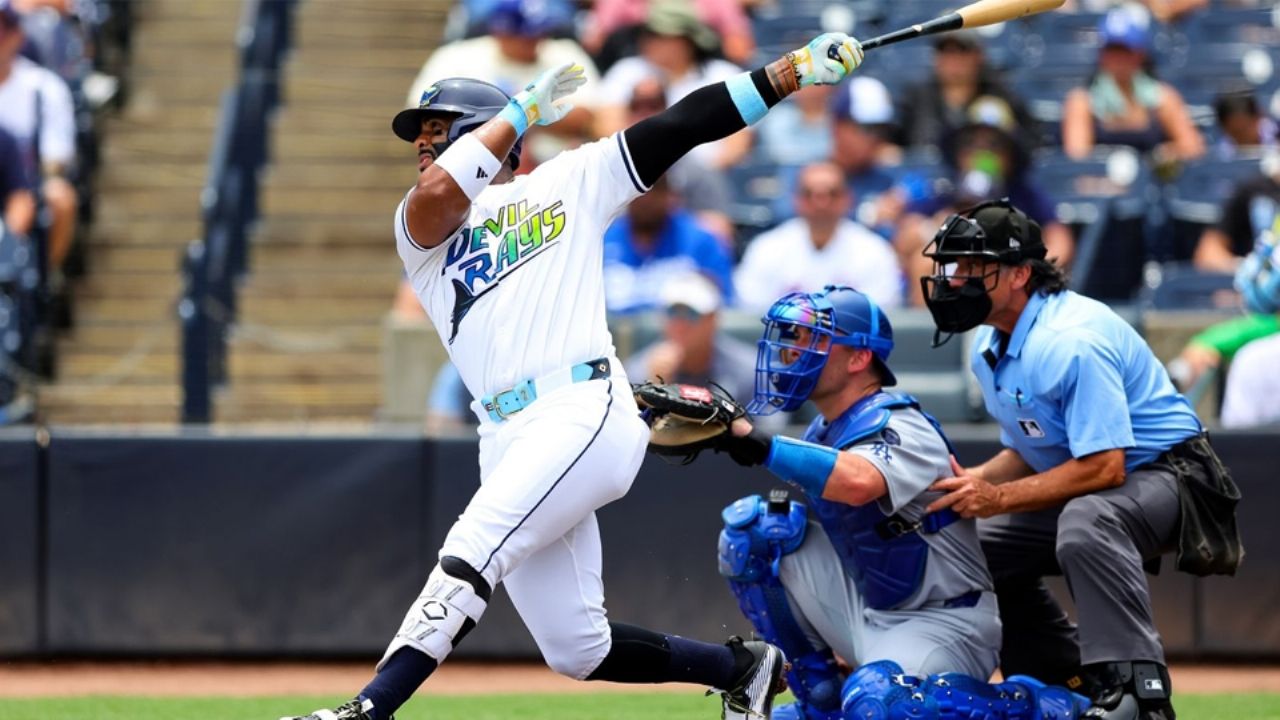 Yandy Díaz se luce con el madero en la blanqueada de los Tampa Bay Rays sobre los Dodgers