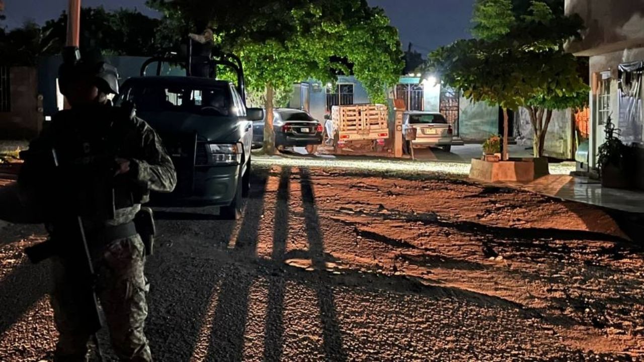 Sujetos armados ‘levantan’ a policía municipal de Culiacán junto a dos de sus familiares