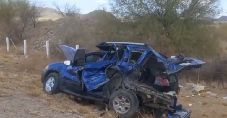 Así quedó uno de los vehículos