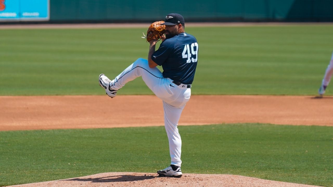 El lanzador mexicano José Urquidy, inicia su proceso de rehabilitación para regresar a MLB