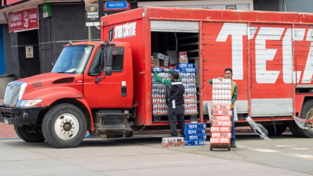 Con las manos en la masa: Caen tres empleados por robar y vender cerveza en Guaymas